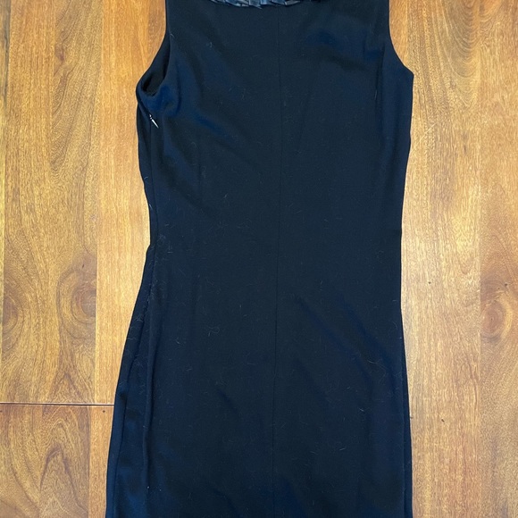 Elegant Calvin Klein dress - Picture 3 of 5